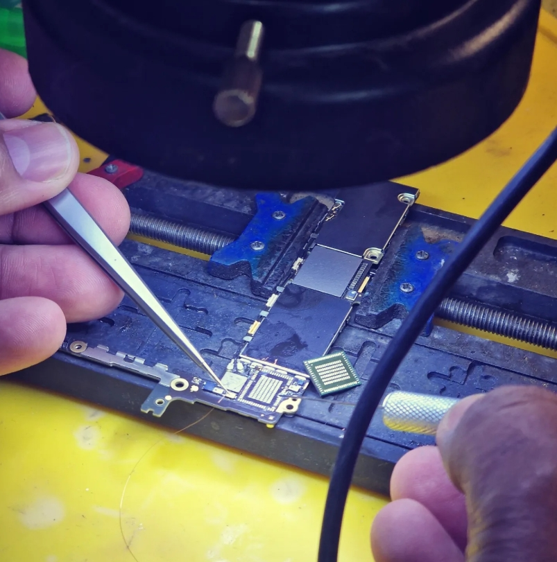 Reparacao em motherboard